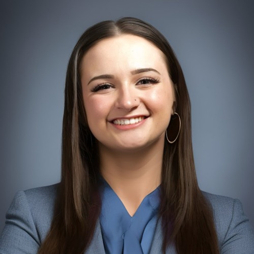 Riley Headshot